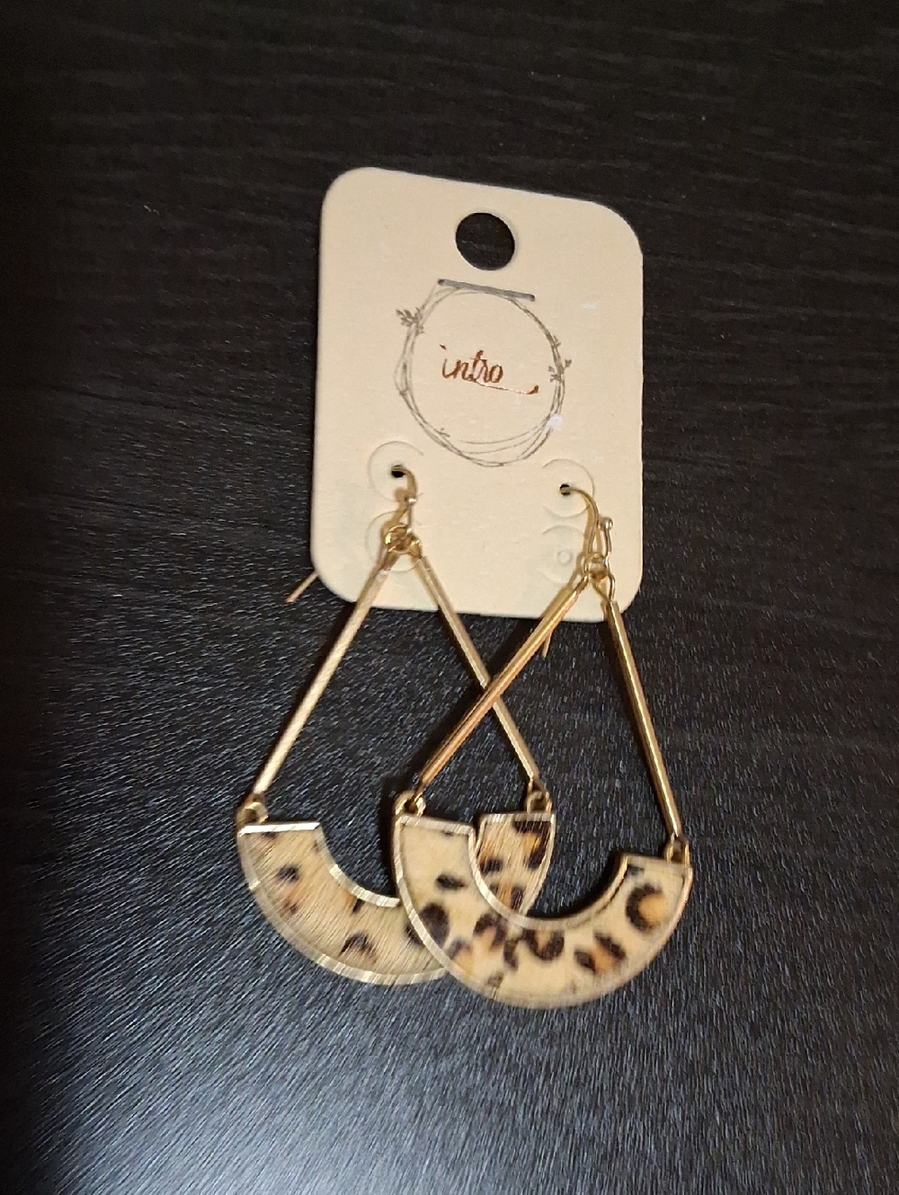 intro. Gold-Tone Hoop Earrings with Leopard Accent